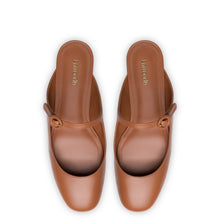 Load image into Gallery viewer, Blair Flat Mule In Caramel Leather