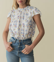 Load image into Gallery viewer, YVIE TOP -- BLEU FROLICKING FLORAL