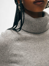 Load image into Gallery viewer, Cashmere Turtleneck