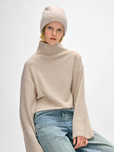 Load image into Gallery viewer, Cashmere Cable Beanie