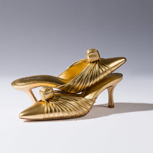 Load image into Gallery viewer, Mini Valerie Pump In Gold Metallic Leather