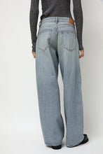 Load image into Gallery viewer, 6397 Roomy Jean in 90s Blue