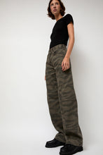 Load image into Gallery viewer, 6397 Full Twisted Seam Pant in Bark