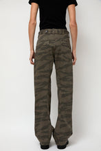 Load image into Gallery viewer, 6397 Full Twisted Seam Pant in Bark