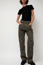 Load image into Gallery viewer, 6397 Full Twisted Seam Pant in Bark