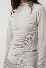 Load image into Gallery viewer, Anggae Light Jersey Slim Shirring Top in Silver