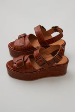 Load image into Gallery viewer, MARGARET PLATFORM | COGNAC EMBOSSED LEATHER