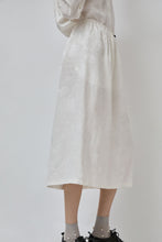 Load image into Gallery viewer, CORDERA Flower Jacquard Skirt in White