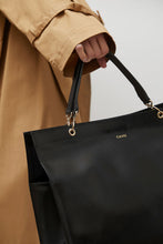 Load image into Gallery viewer, Cahu Mamie Bag in Black