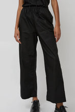 Load image into Gallery viewer, Deiji Studios Ease Trouser in Black