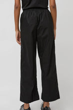 Load image into Gallery viewer, Deiji Studios Ease Trouser in Black