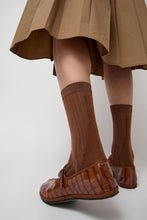 Load image into Gallery viewer, Drogheria Crivellini Viscose Tabi Socks in Camel