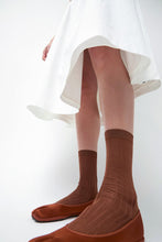 Load image into Gallery viewer, Drogheria Crivellini Cjalce Viscose Tabi Socks in Camel