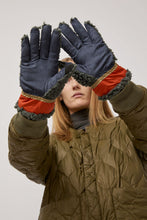 Load image into Gallery viewer, Elmer Teddy Glove in Khaki