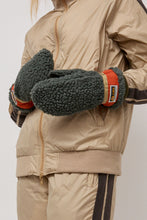 Load image into Gallery viewer, Elmer Teddy Mitten in Khaki