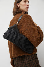 Load image into Gallery viewer, Eva Blut Knit Twisterette Bag in Black