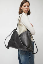 Load image into Gallery viewer, Eva Blut Twisterette Convertible Bag in Black