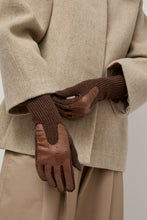 Load image into Gallery viewer, Exquisite J Gloves in Brown with Mocha