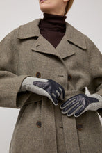 Load image into Gallery viewer, Exquisite J Gloves in Grey with Navy