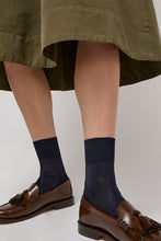 Load image into Gallery viewer, Exquisite J Short Cotton Viscose Socks in Navy