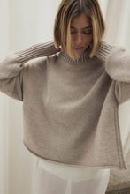 Load image into Gallery viewer, SICILY CASHMERE CREWNECK SWEATER