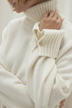 Load image into Gallery viewer, GIA CASHMERE TURTLENECK SWEATER