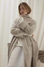 Load image into Gallery viewer, GEORGINA LONGLINE CASHMERE CARDIGAN