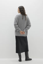 Load image into Gallery viewer, CAMPBELL RIBBED CREWNECK CASHMERE SWEATER