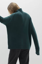 Load image into Gallery viewer, JOSLYN TURTLENECK CASHMERE SWEATER