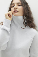 Load image into Gallery viewer, NOELLE TURTLENECK CASHMERE SWEATER