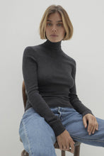 Load image into Gallery viewer, RUMER FITTED CASHMERE TURTLENECK