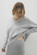 Load image into Gallery viewer, SYDNEY V-NECK CASHMERE SWEATER