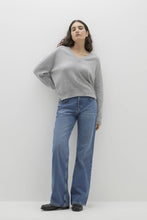 Load image into Gallery viewer, SYDNEY V-NECK CASHMERE SWEATER