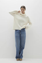 Load image into Gallery viewer, JANINE TURTLENECK CASHMERE SWEATER