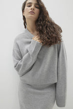 Load image into Gallery viewer, SLOANE CASHMERE CREWNECK SWEATER