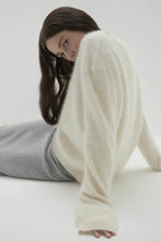 Load image into Gallery viewer, AGNES BRUSHED CASHMERE CREWNECK SWEATER