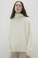 Load image into Gallery viewer, ETHEL BRUSHED CASHMERE TURTLENECK SWEATER