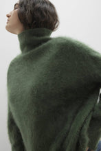 Load image into Gallery viewer, ETHEL BRUSHED CASHMERE TURTLENECK SWEATER