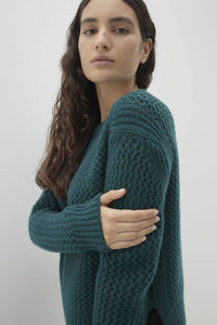 CLARA CREWNECK CASHMERE SWEATER