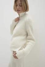 Load image into Gallery viewer, CLARA CREWNECK CASHMERE SWEATER