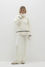 Load image into Gallery viewer, KAROL CASHMERE TURTLENECK SWEATER