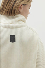 Load image into Gallery viewer, KAROL CASHMERE TURTLENECK SWEATER