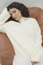 Load image into Gallery viewer, ISABELLA CASHMERE TURTLENECK SWEATER