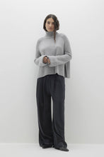 Load image into Gallery viewer, ISABELLA CASHMERE TURTLENECK SWEATER