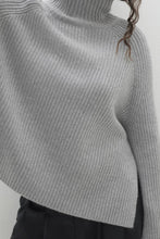 Load image into Gallery viewer, ISABELLA CASHMERE TURTLENECK SWEATER