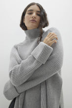 Load image into Gallery viewer, ISABELLA CASHMERE TURTLENECK SWEATER