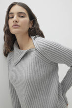 Load image into Gallery viewer, ARYANA CASHMERE TURTLENECK SWEATER