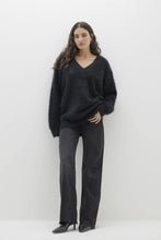 Load image into Gallery viewer, GLADYS BRUSHED CASHMERE V-NECK SWEATER