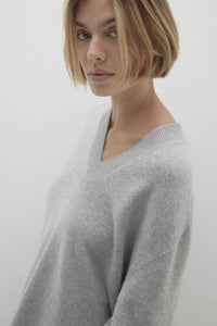 CELESTE V-NECK CASHMERE SWEATER