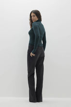 Load image into Gallery viewer, JULIETTE FITTED CASHMERE QUARTER-ZIP